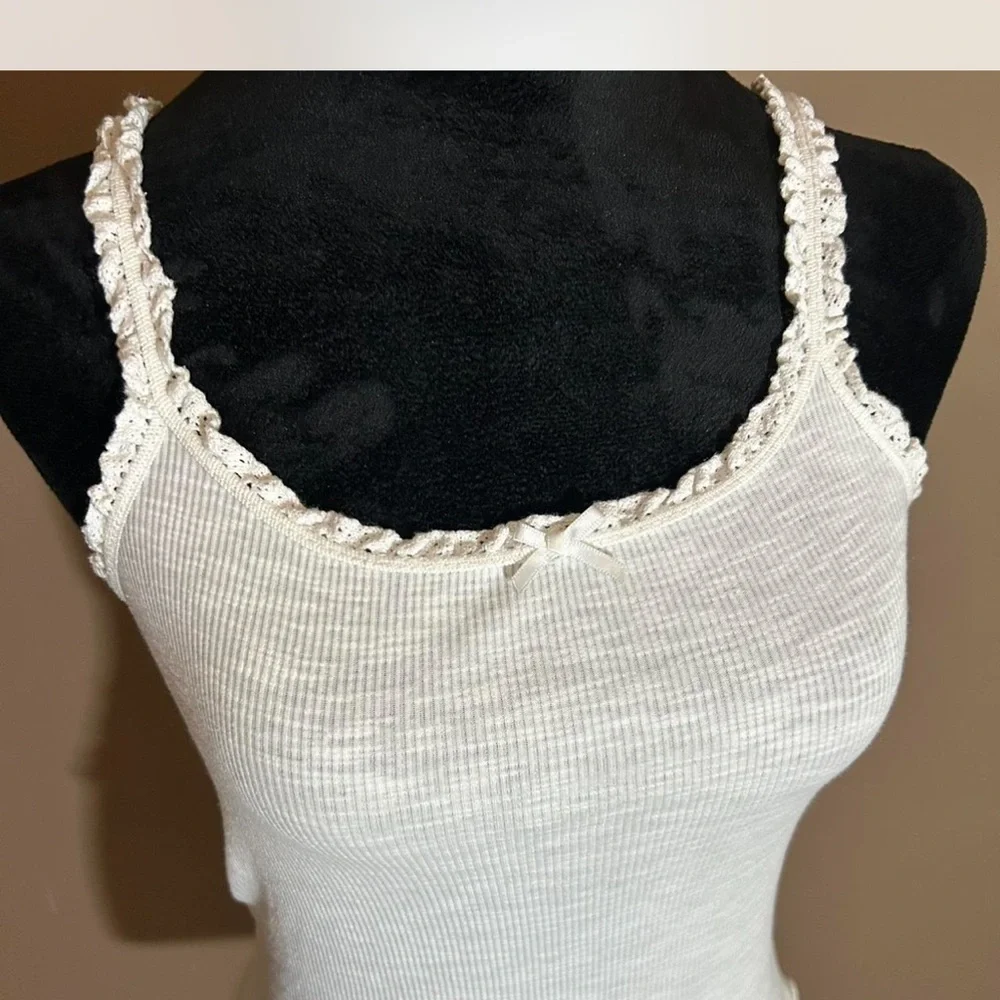 Divided White Ruffled Camisole - Picture 2 of 4
